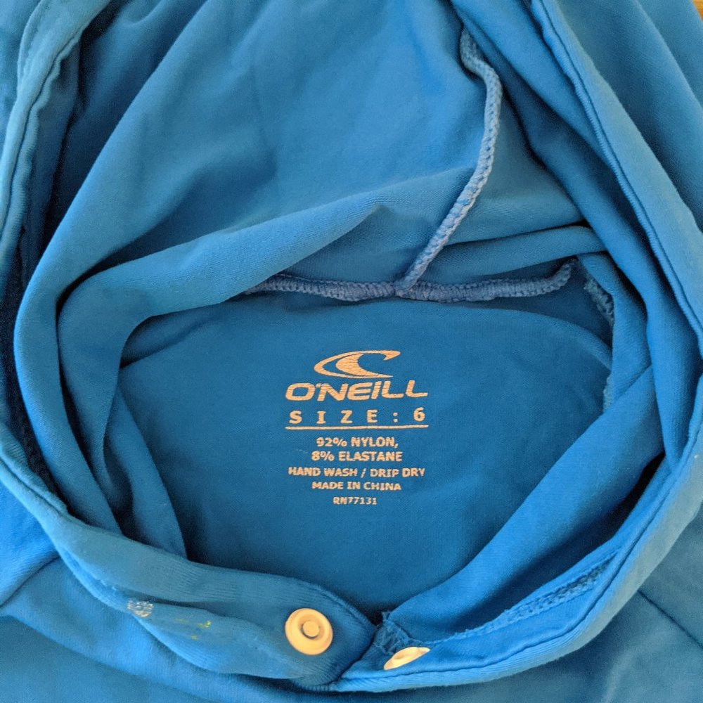 Hooded Rashguard - Picture 4 of 4